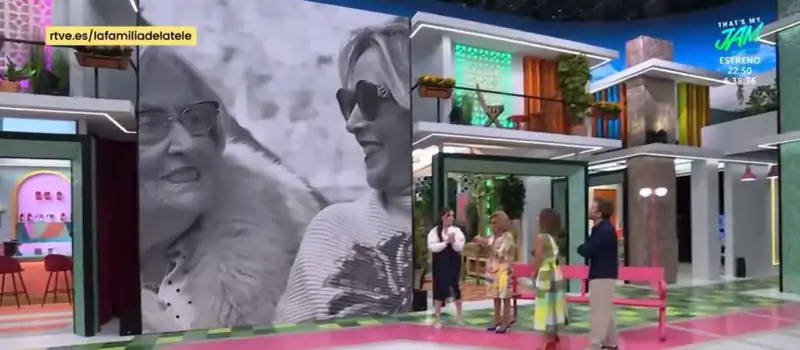 Lydia Lozano no puede contener las lágrimas al recordar a su madre en ‘La familia de la tele’: “Estoy aquí por ella’