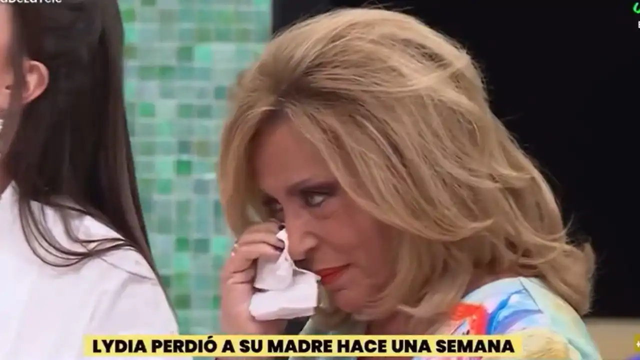 Lydia Lozano no puede contener las lágrimas al recordar a su madre en ‘La familia de la tele’: “Estoy aquí por ella’