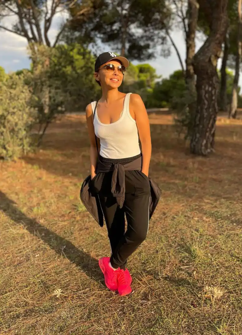 Chenoa con vestimenta deportiva