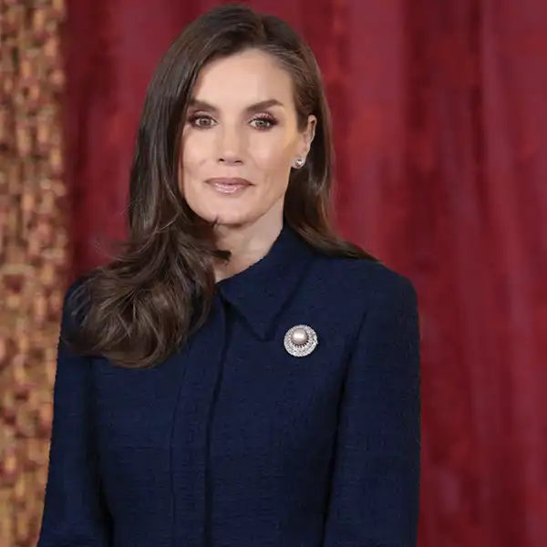 La Reina Letizia ya tiene los pantalones cigarrette que todas las mujeres de más de 50 deberían tener en su armario