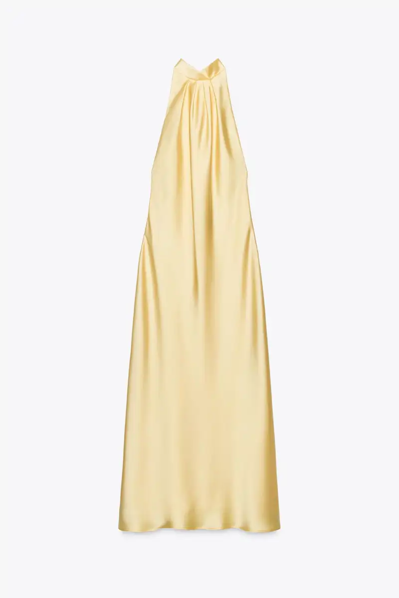 Vestido midi halter satinado de Zara 35,95 euros 