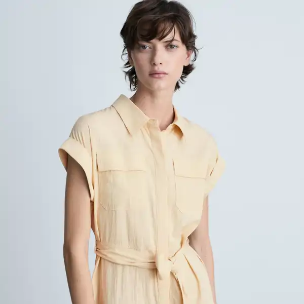 Vestido camisero con nudo