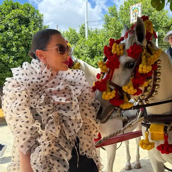 El impresionante look de Nieves Álvarez para ir a la Feria de Abril 2025 sin vestido 