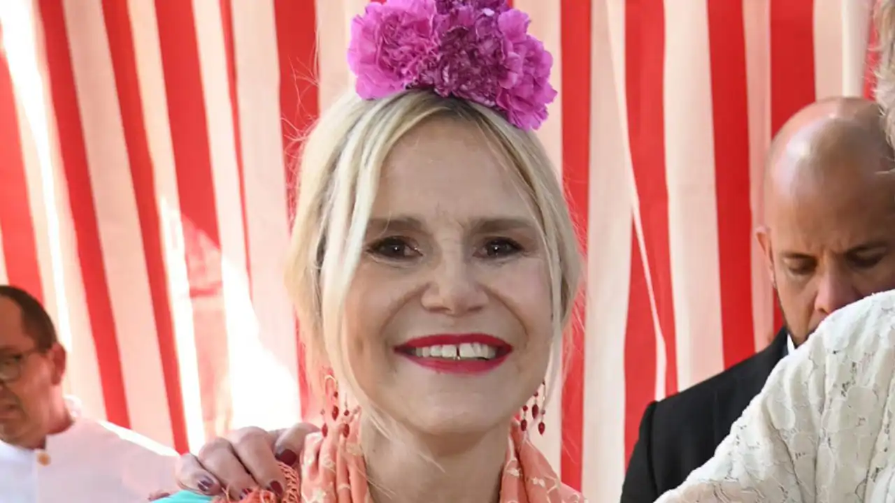 Eugenia Martínez de Irujo arrasa con el traje de flamenca más bonito de la Feria de Abril 2025