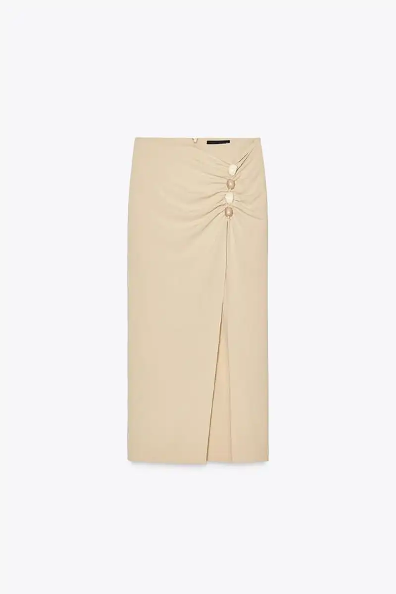 Falda pareo piedras de Zara 29,95 euros