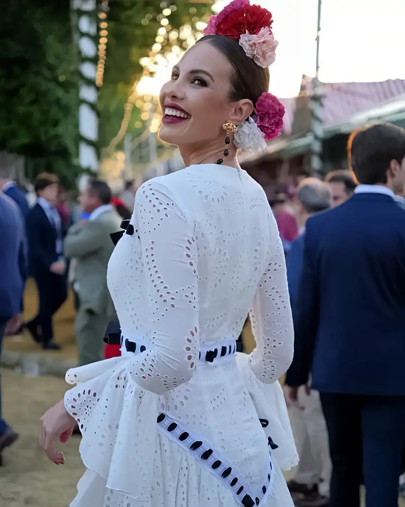 Jessica Bueno, en el primer día de Feria de Abril 2025