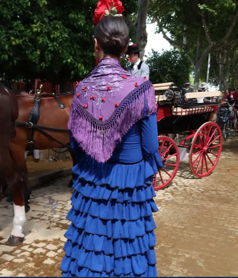 Victoria de Marichalar vestida de flamenca en la Feria de Abril 2025