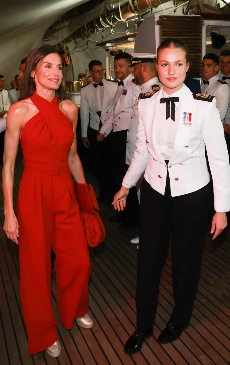 El mono rojo de Mango que la Reina Letizia estrenó en Panamá 