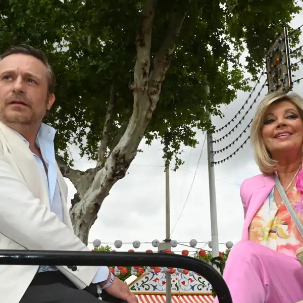 De Emma García a Terelu: todos los invitados a la gran fiesta de 'El Turronero' durante la Feria de Abril 2025