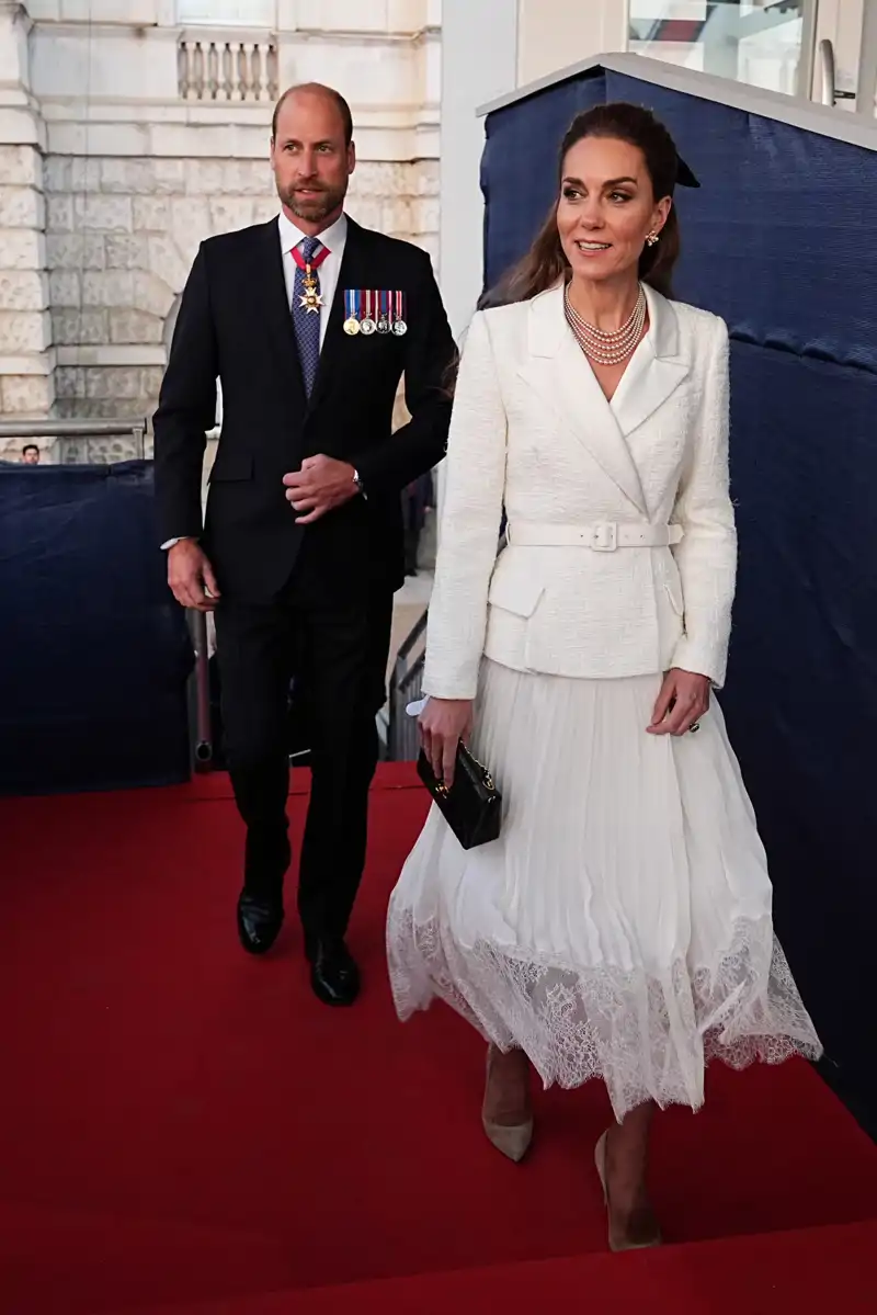 Kate Middleton, radiante vestida de blanco. 