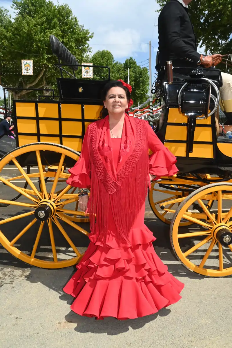 María del Monte apuesta por el rojo en la Feria de Abril 2025 