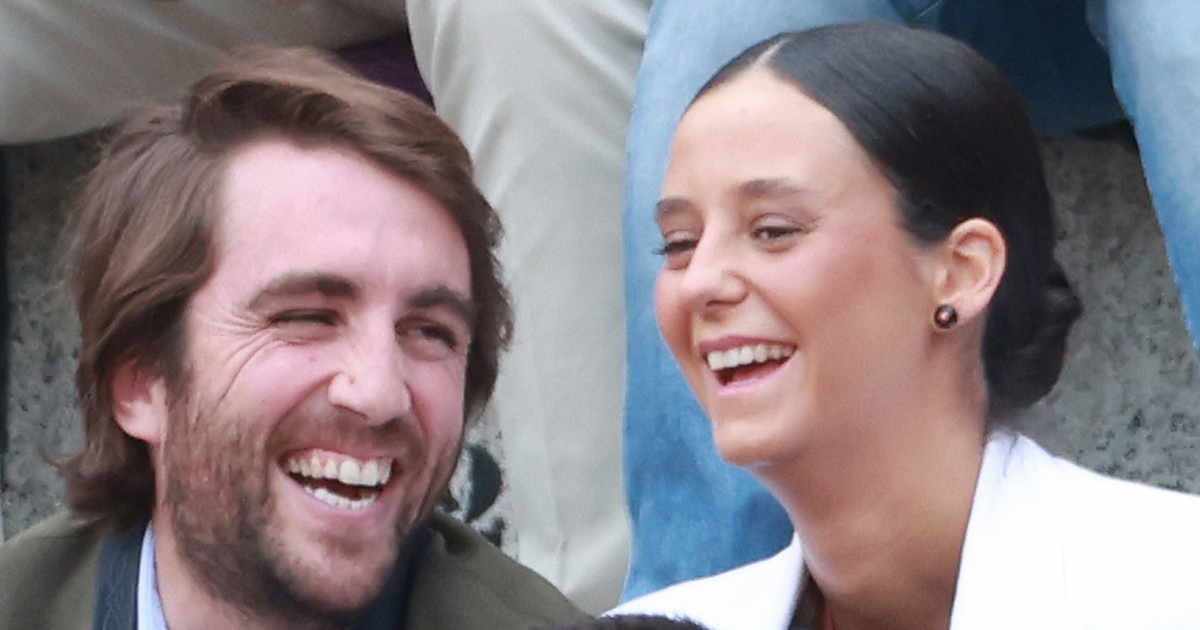 Victoria Federica y Borja Moreno, derroche de complicidad en su aparición  más esperada: un beso, carantoñas y una pasión compartida
