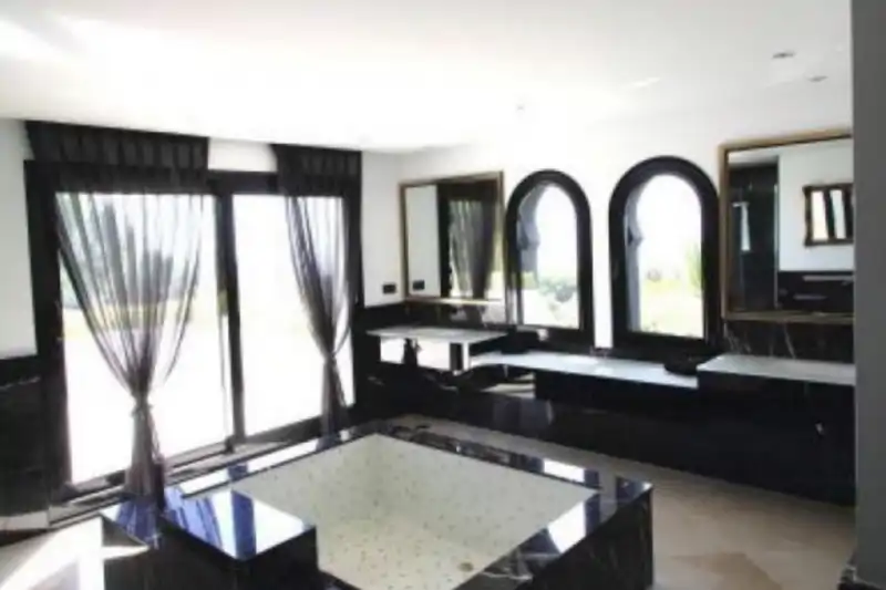 Baño de la mansión de Carmen Janeiro