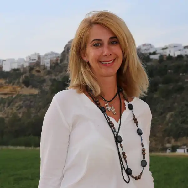 Valorada en más de 5 millones de euros y 2.000 metros cuadrados de parcela: entramos en la lujosa mansión que tiene Carmen Janeiro en Marbella