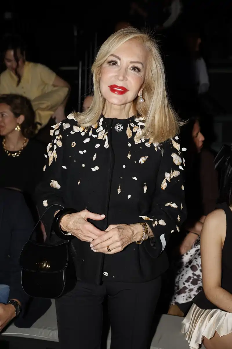 Carmen Lomana