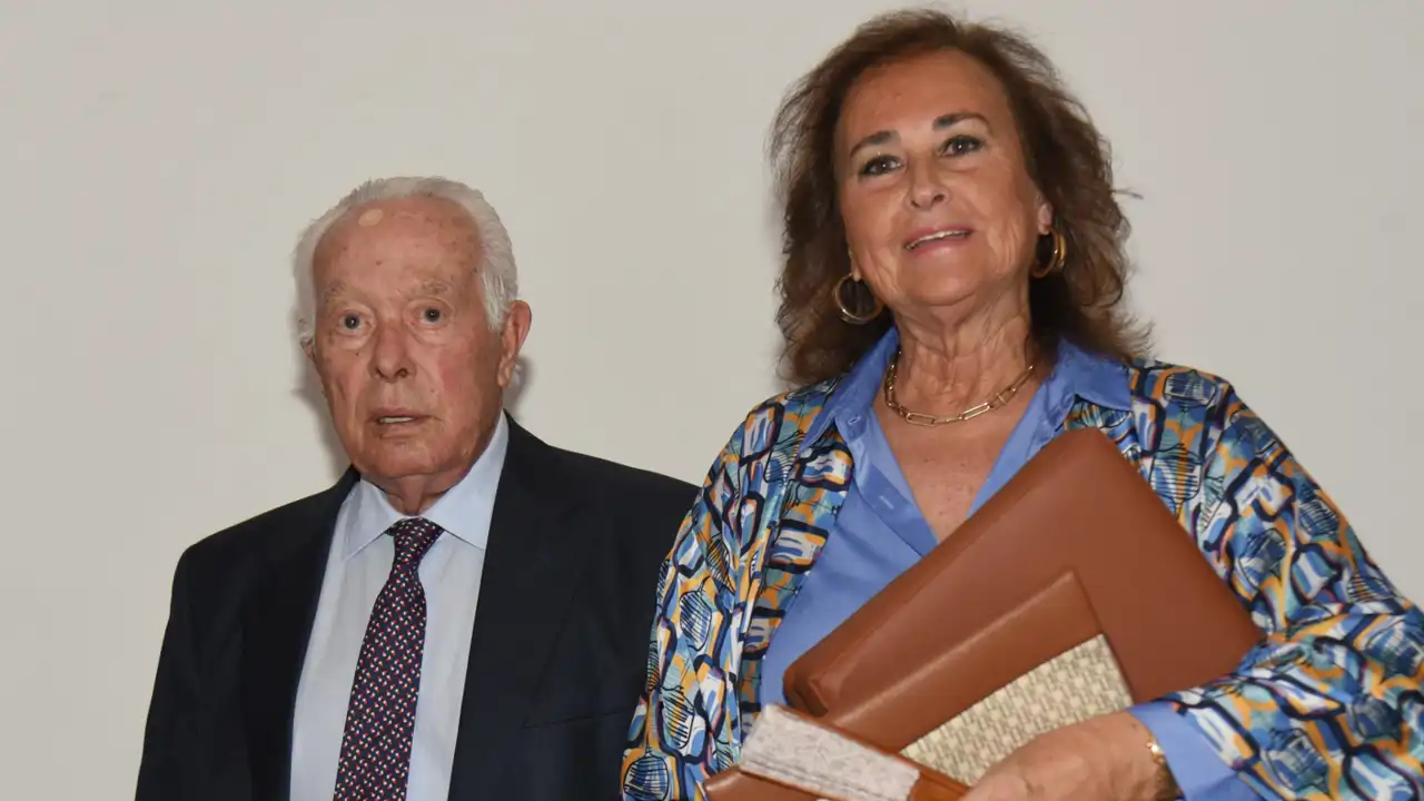 Carmen Tello nos revela la última hora sobre el estado de salud de Curro Romero: "Él es fuerte"