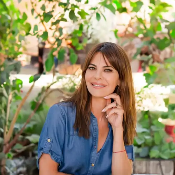 María José Suárez abre las puertas del rincón más bonito de su espectacular casa: un gran jardín con piscina y zona chill out