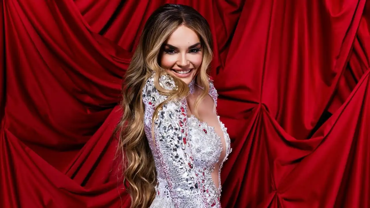 Jesús Reyes, experto en moda, analiza los estilismos que Melody lucirá en Eurovisión 2025: "recurre a códigos ya muy vistos" 