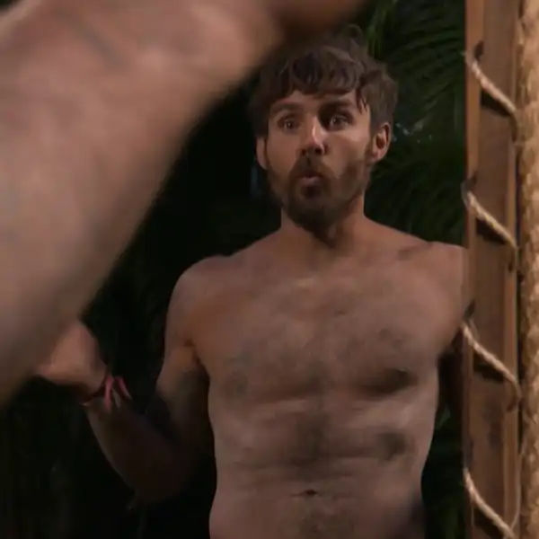 La llamativa reacción de Manuel González al ver su gran cambio físico (y sus dientes) tras 'Supervivientes': "Todo el mundo metiéndose conmigo"