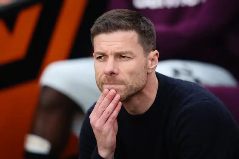 Xabi Alonso en el banquillo