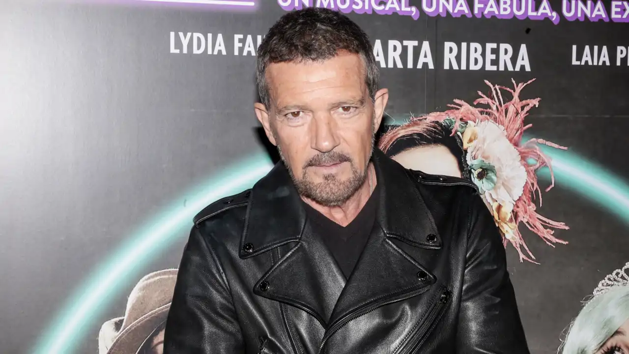 Antonio Banderas posando ante los medios