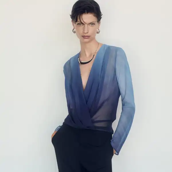 Estas blusas de Mango Outlet salvarán todos tus looks en los días de calor sin enseñar los brazos: fresquitas, ideales y rebajadísimas