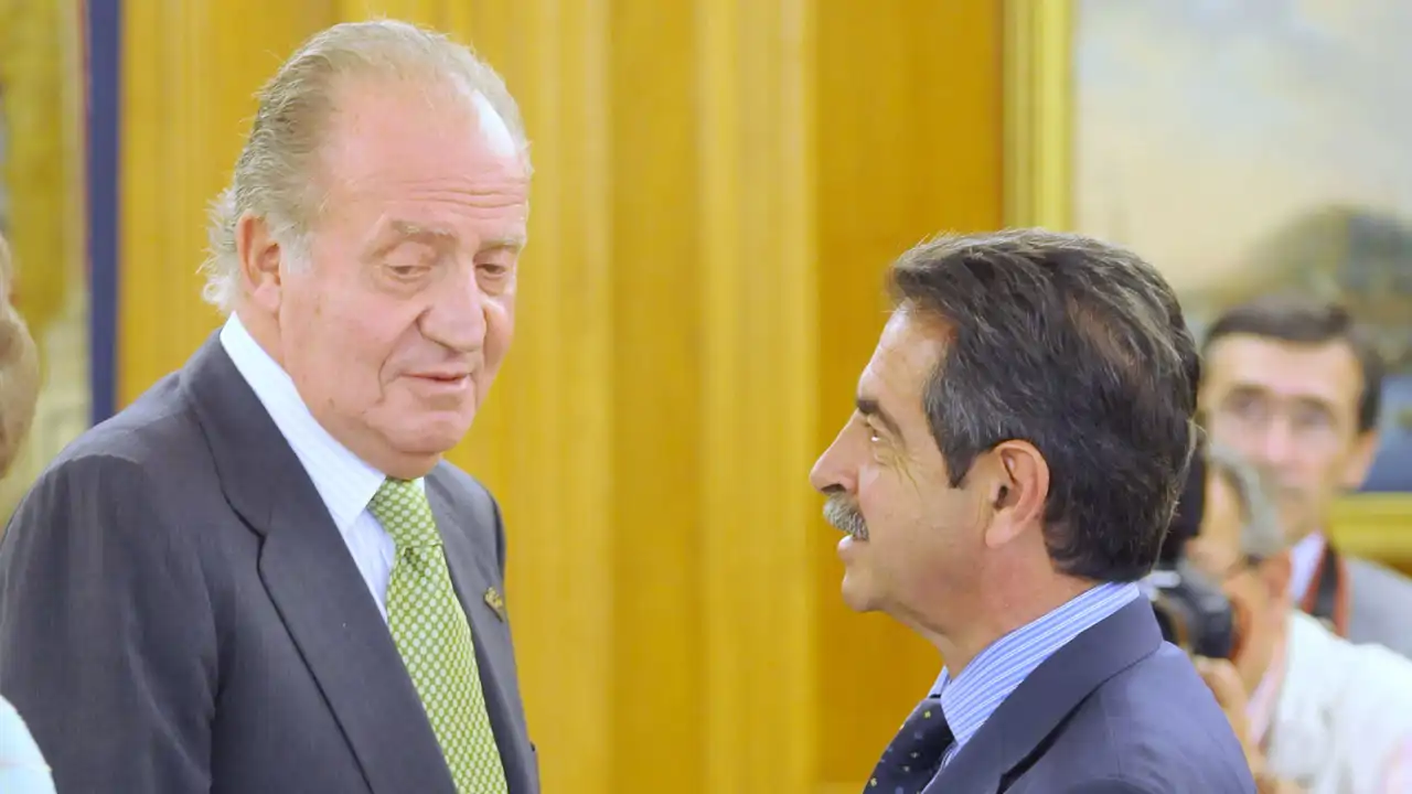 El Rey Juan Carlos y Miguel Ángel Revilla, foto de archivo