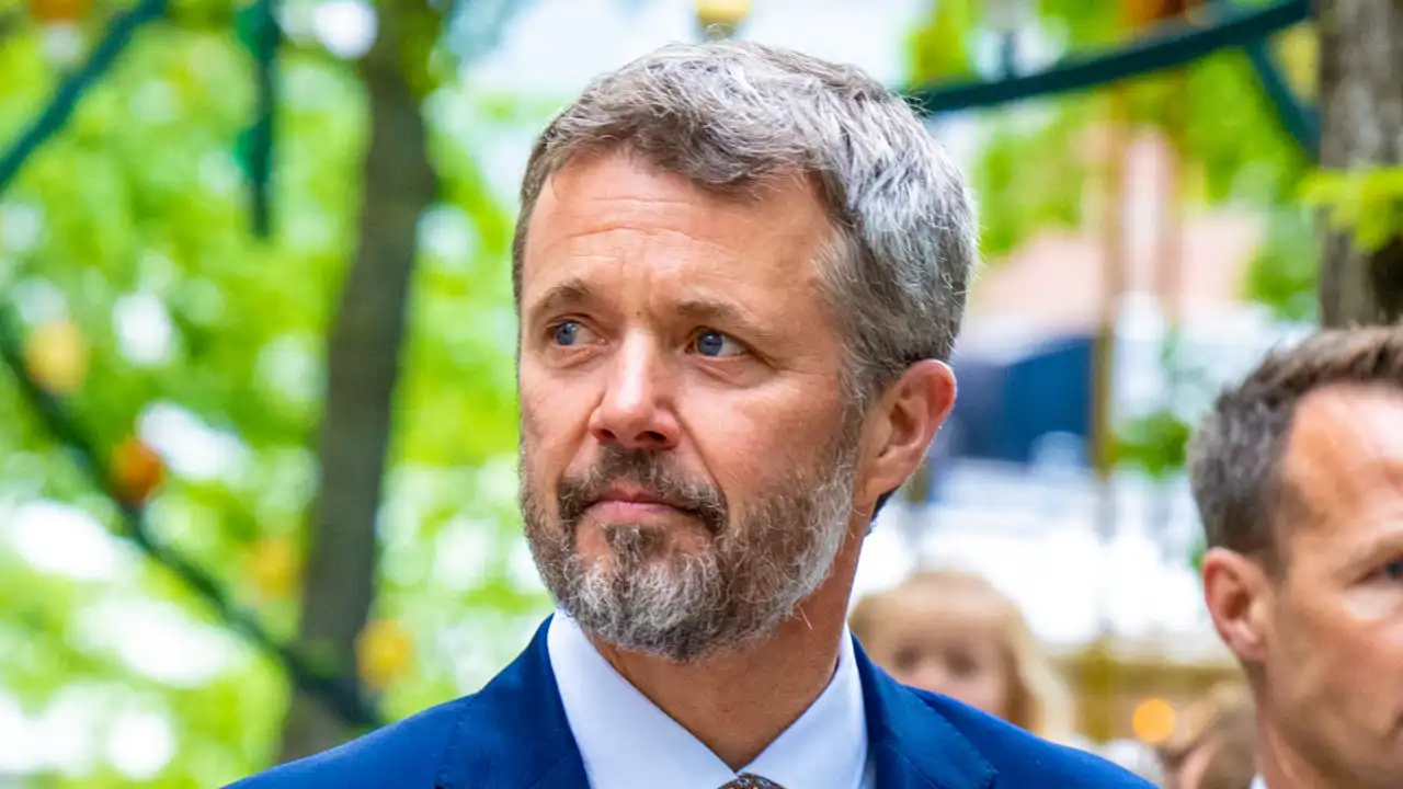 El rey Federico de Dinamarca rompe su silencio sobre la salud de su madre, Margarita II
