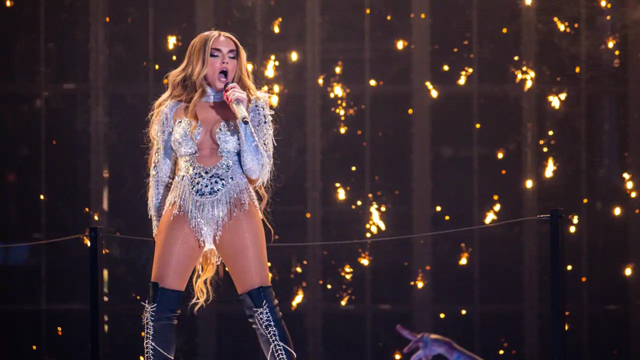 Melody durante la primera semifinal de Eurovisión 2025
