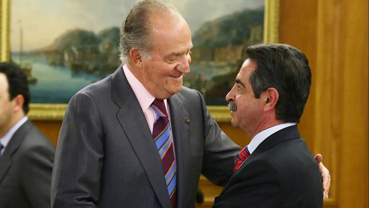 El Rey Juan Carlos y Miguel Ángel Revilla, foto de archivo