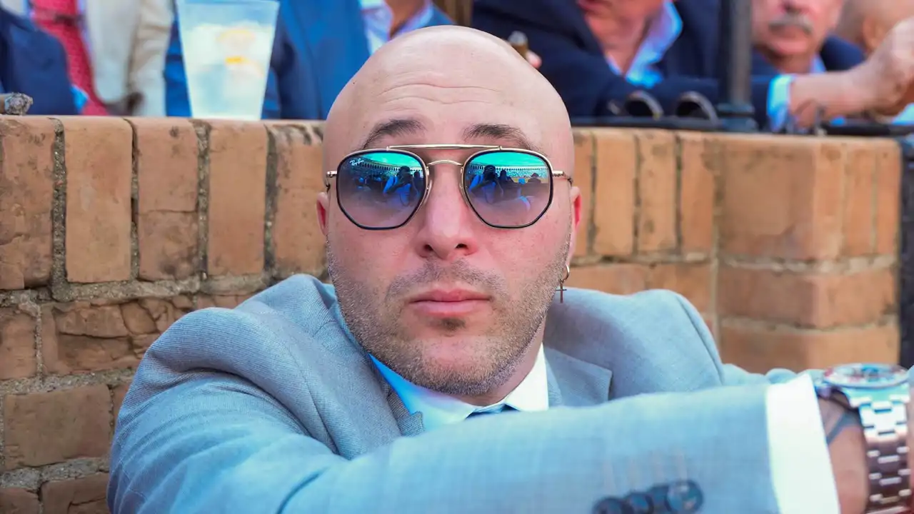Kiko Rivera con gafas de sol