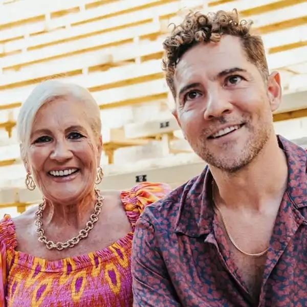 La vida familiar de David Bisbal en Almería: su infancia, la fuerte unión con sus padres y la difícil situación de su hermano mayor