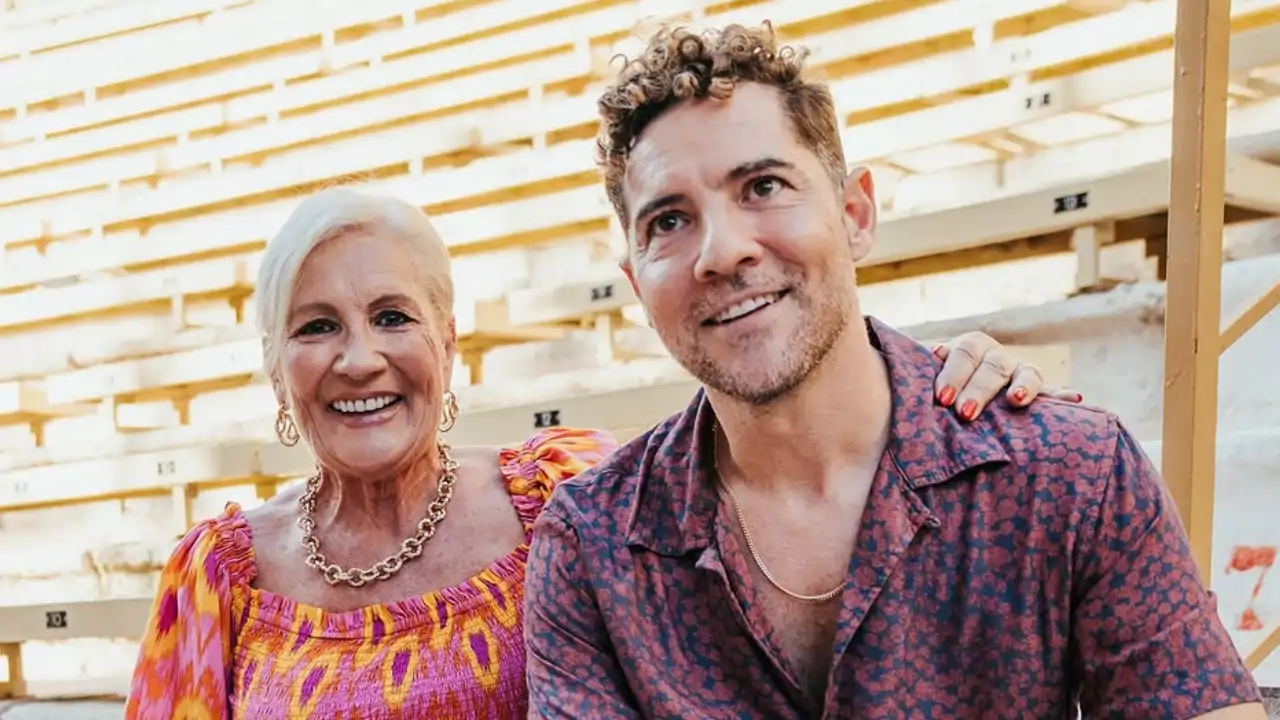 La vida familiar de David Bisbal en Almería: su infancia, la fuerte unión con sus padres y la difícil situación de su hermano mayor
