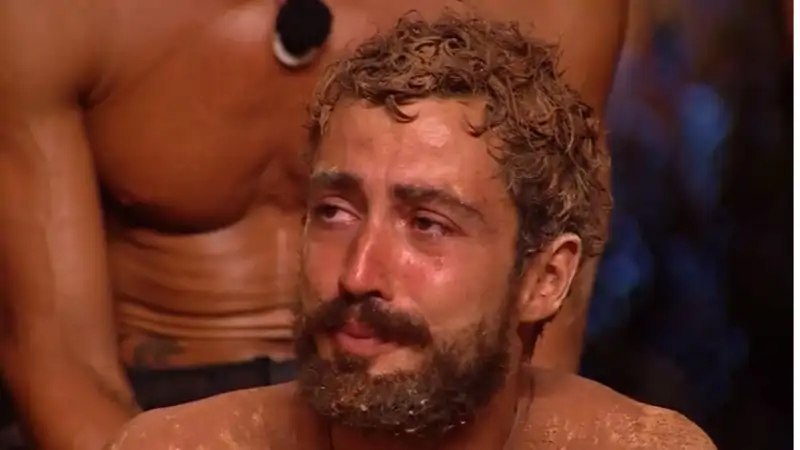 Joshua entre lágrimas tras la expulsión de Nieves en Supervivientes