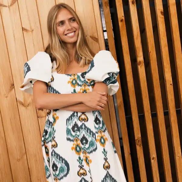 Las 5 rebajas de El Corte Inglés para llevar con Skechers en los looks de oficina de verano más elegantes y favorecedores 