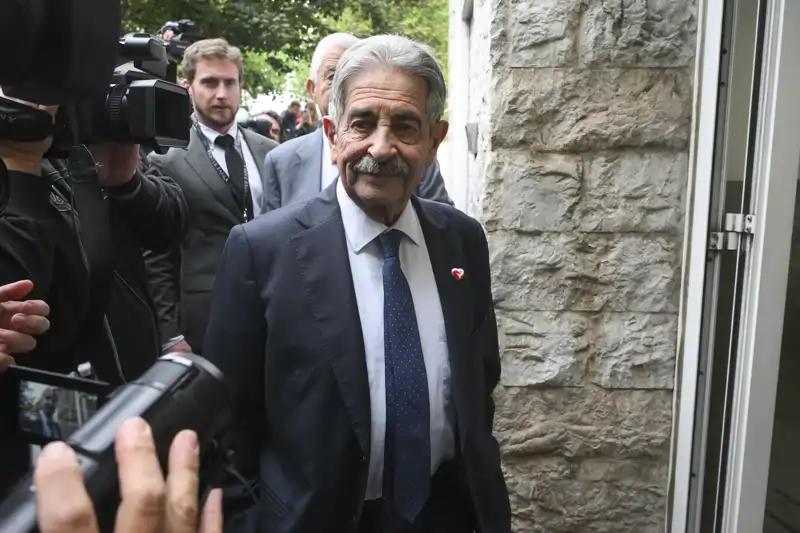 Miguel Ángel Revilla en el acto de conciliación celebrado en Santander