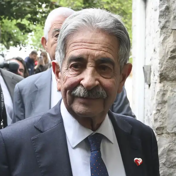 Miguel Ángel Revilla, visiblemente emocionado tras el acto de conciliación con el Rey Juan Carlos: "No acepto injusticias, no rectifico en nada e iremos a juicio"