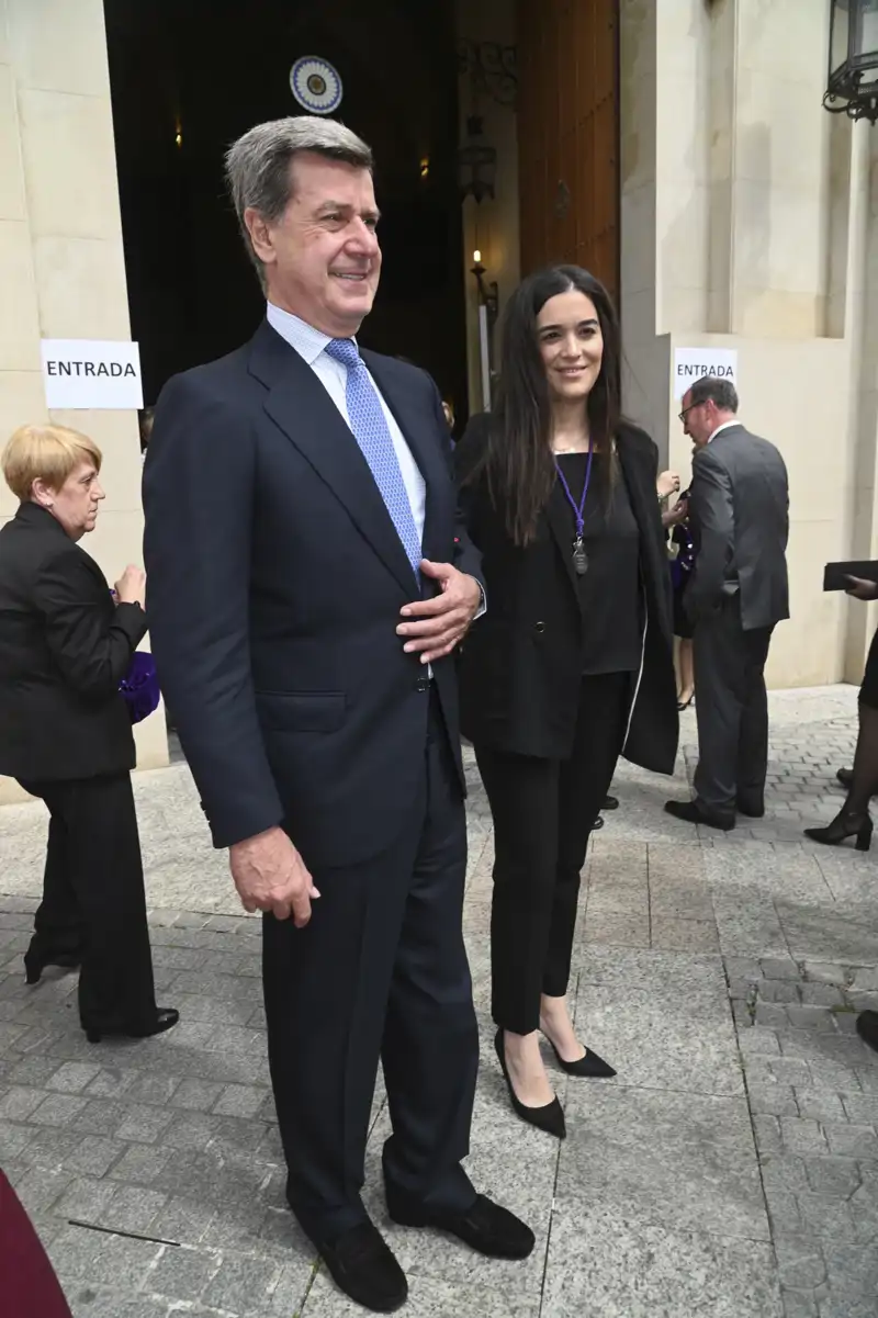 Cayetano Martínez de Irujo y Bárbara Mirjan en Sevilla