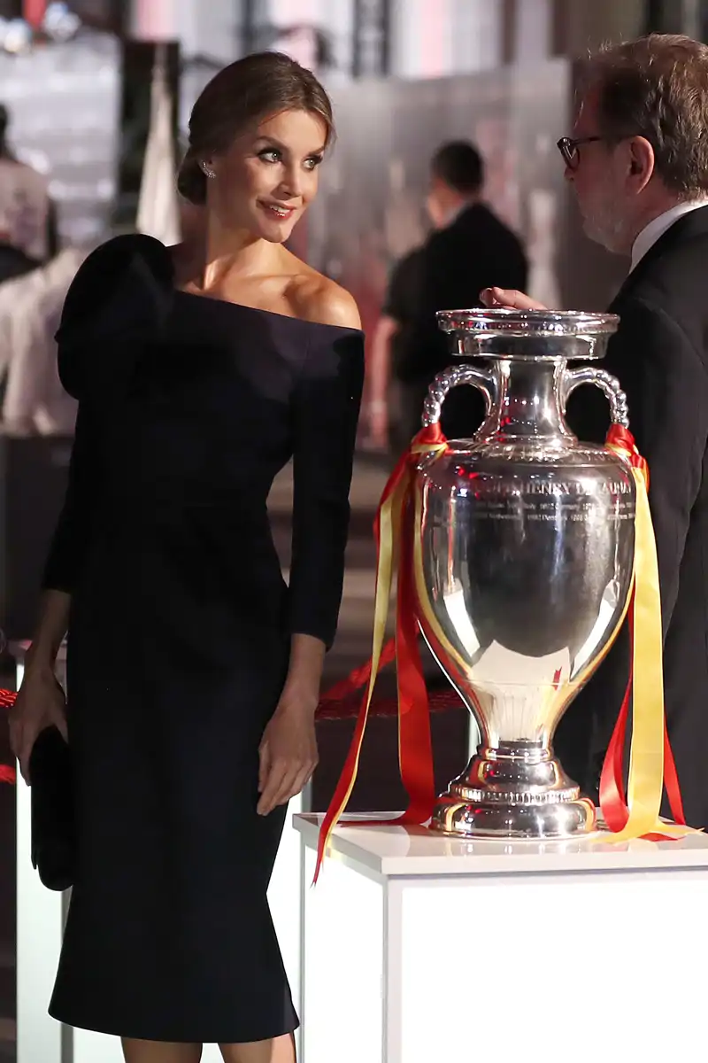 El vestido de la Reina Letizia en el 50 aniversario del periódico AS