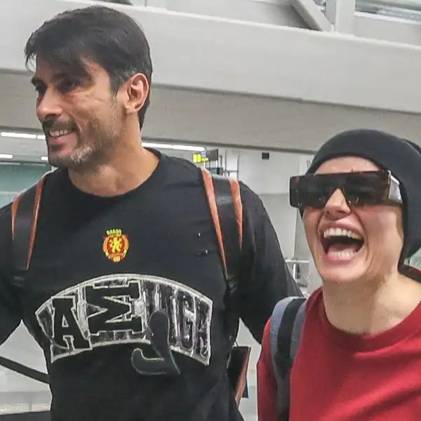 Ignacio Batallán y Melody a su llegada a España