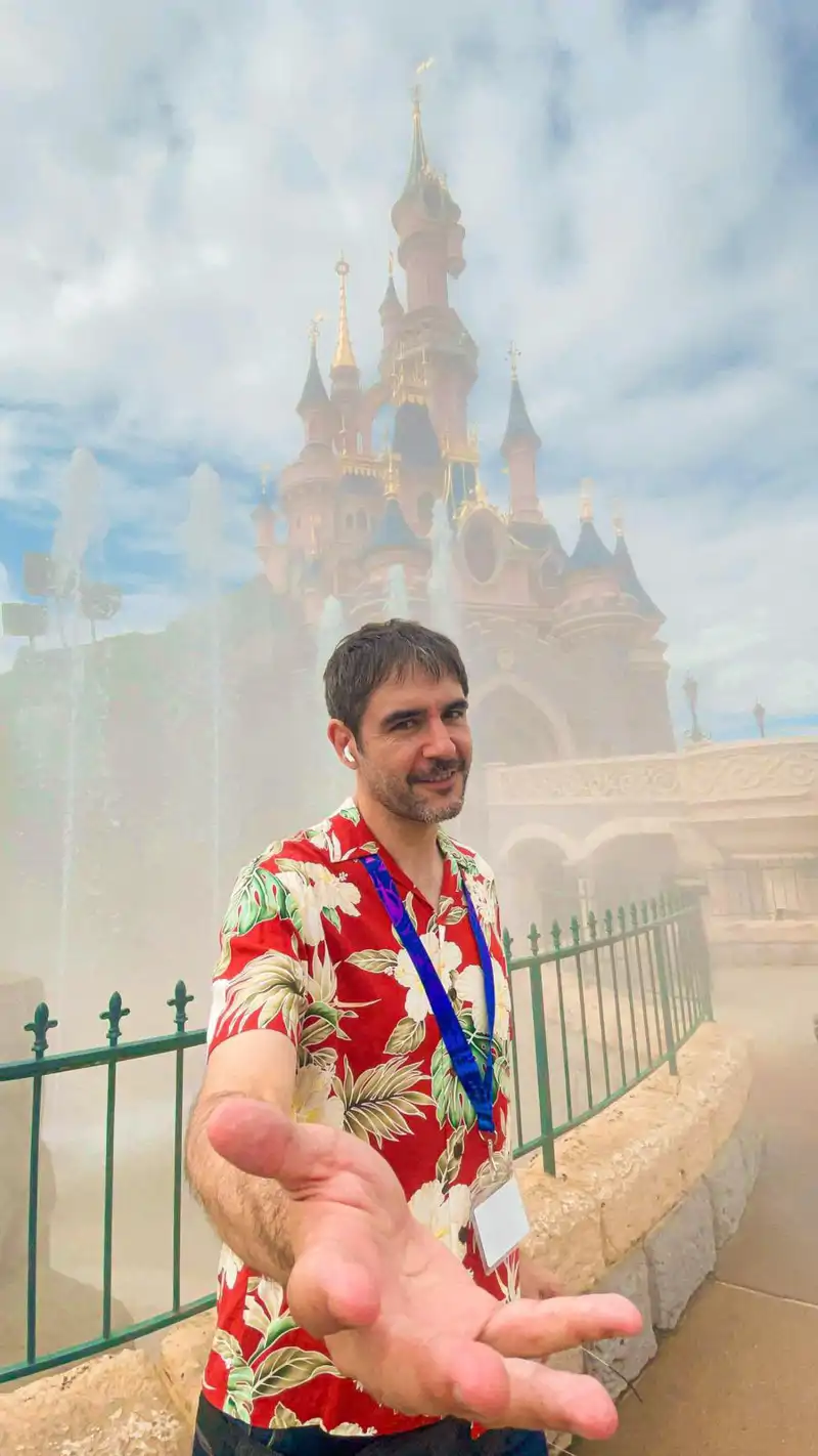 Juanra Bonet en Disneyland