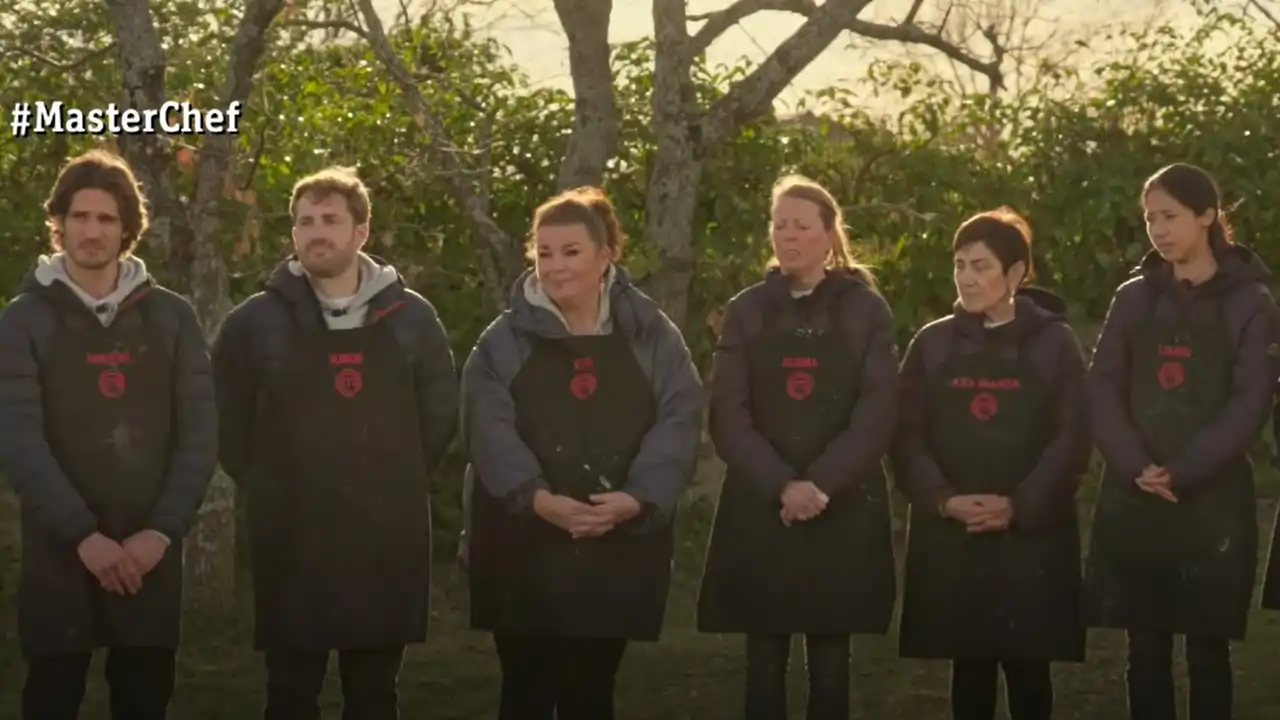 imLa eufórica reacción de los concursantes de 'MasterChef' al conocer el nombre del aspirante repescado: "Estoy mareada, en shock"