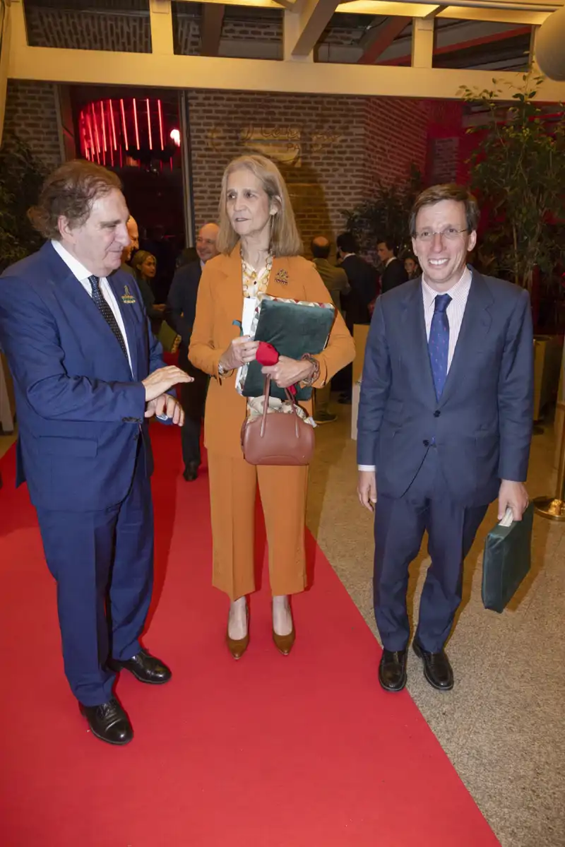 La infanta Elena junto a José Luis Martínez-Almeida
