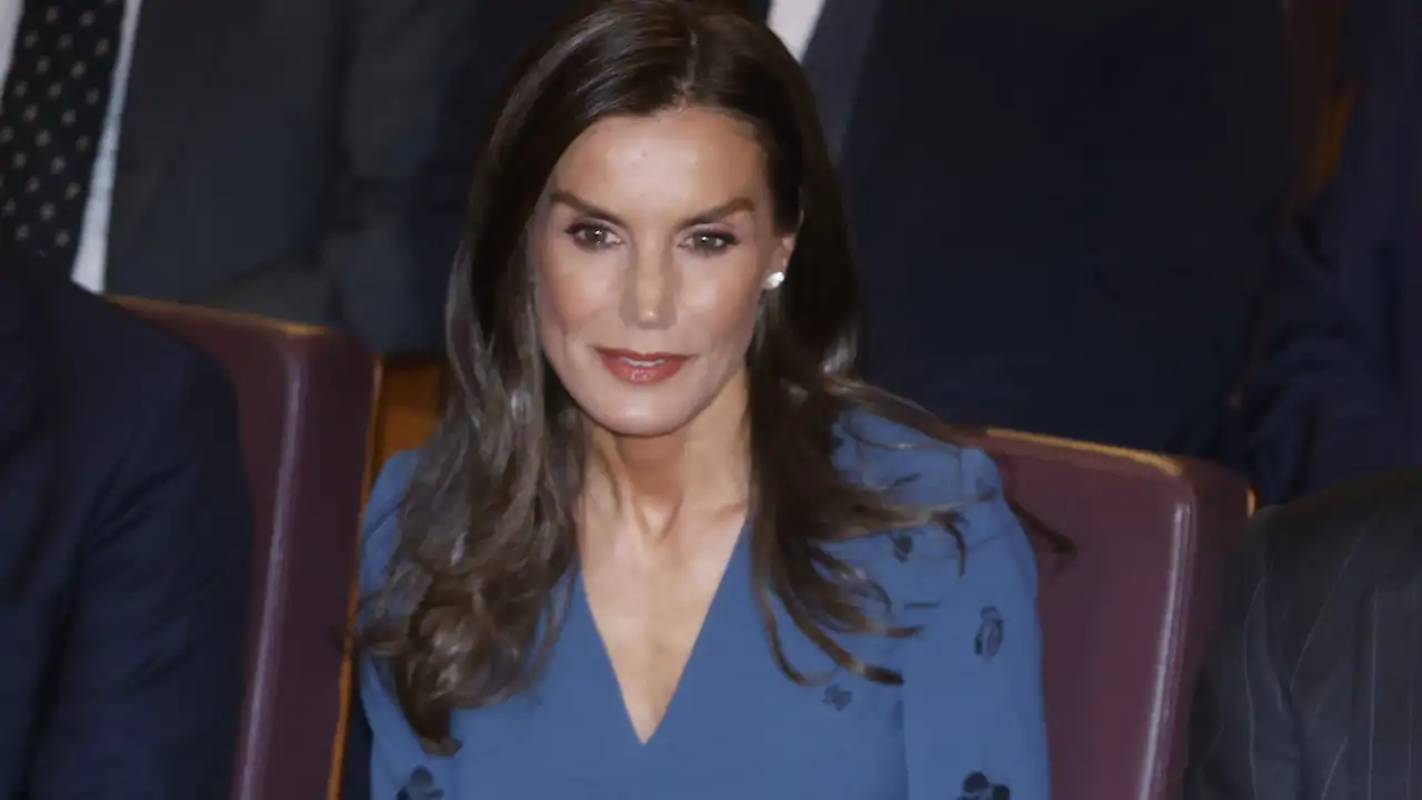 La Reina Letizia arrasa con su vestido de Bottega Veneta que lució hace 7 años y combina con las Mary Janes más versátiles