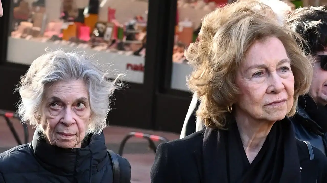 La Reina Sofía e Irene de Grecia en una visita