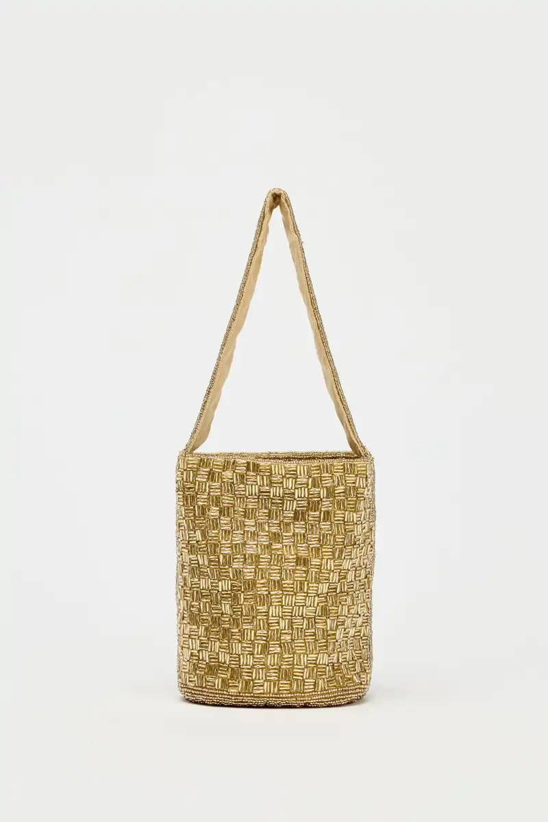 Mini saca lentejuelas de Zara 35,95 euros