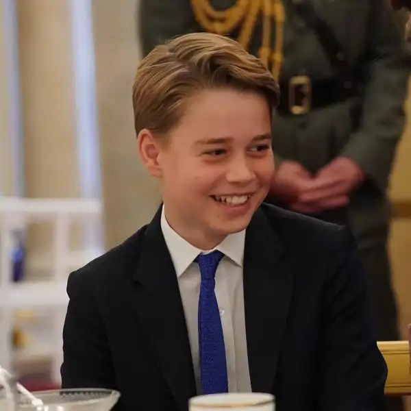 El Príncipe George y Kate Middleton en un compromiso oficial