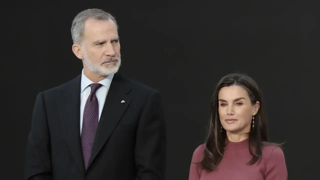 La prensa extranjera se pronuncia tajante sobre el cambio de agenda de los Reyes Felipe y Letizia con un llamativo calificativo