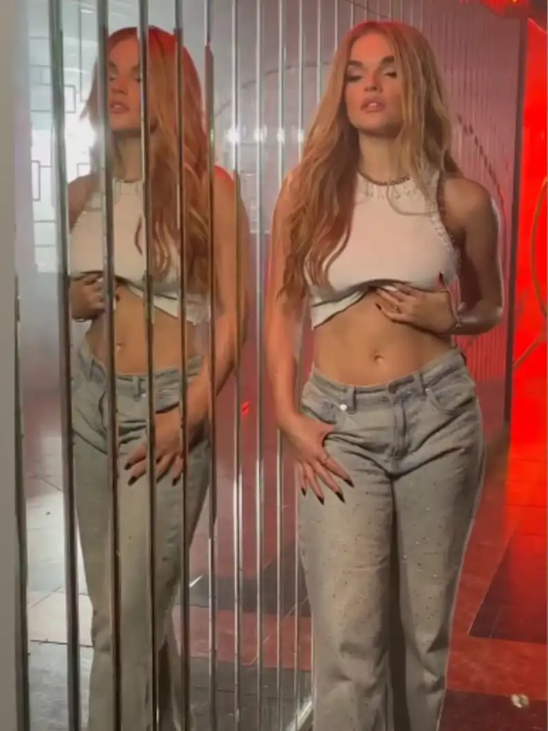 Melody en una sesión de fotos a propósito de su nuevo videoclip