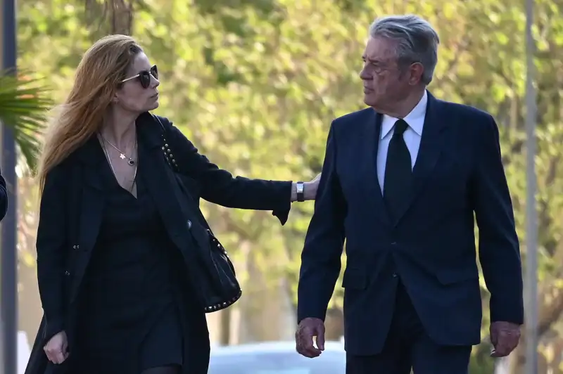 Olivia de Borbón junto a su padre, Francisco de Borbón y Escanassy
